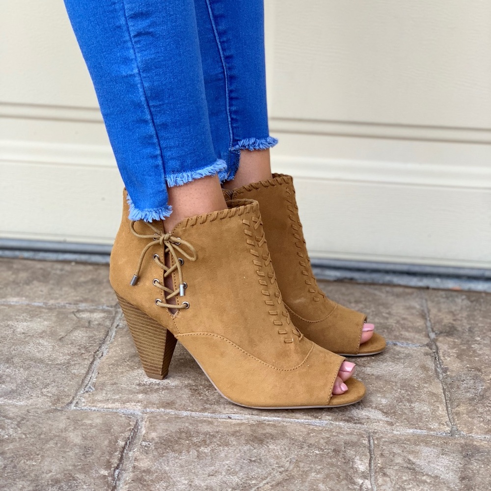 Laced Side Bow Cutouts Fringe Peep Toe Bootie - Picture 5 of 5